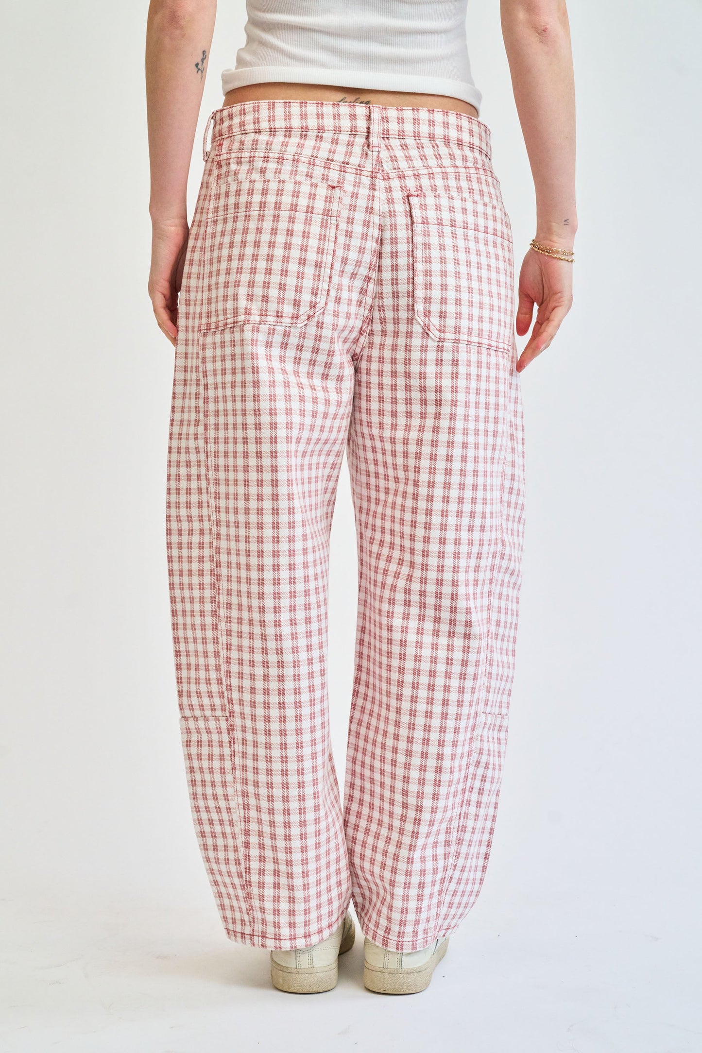 Alessia Barrel Jeans in Light Red