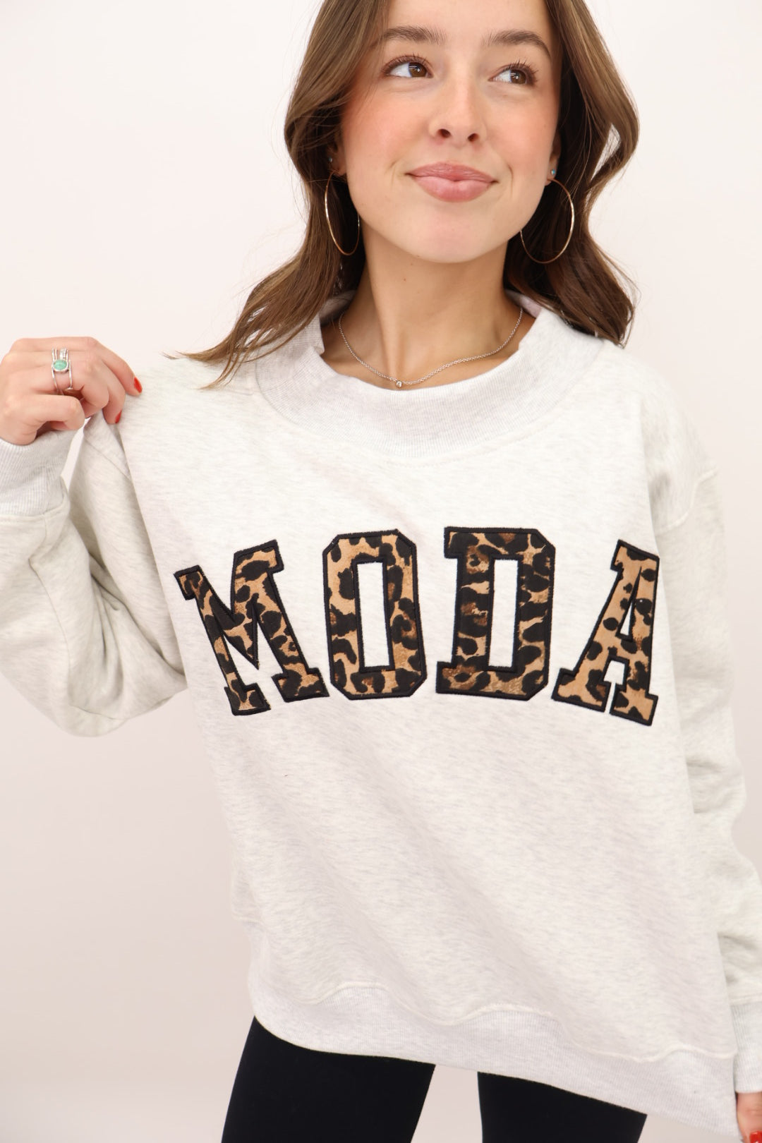 Moda Leopard Mock Neck Pullover