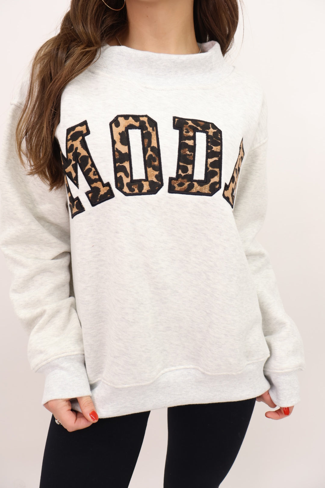 Moda Leopard Mock Neck Pullover