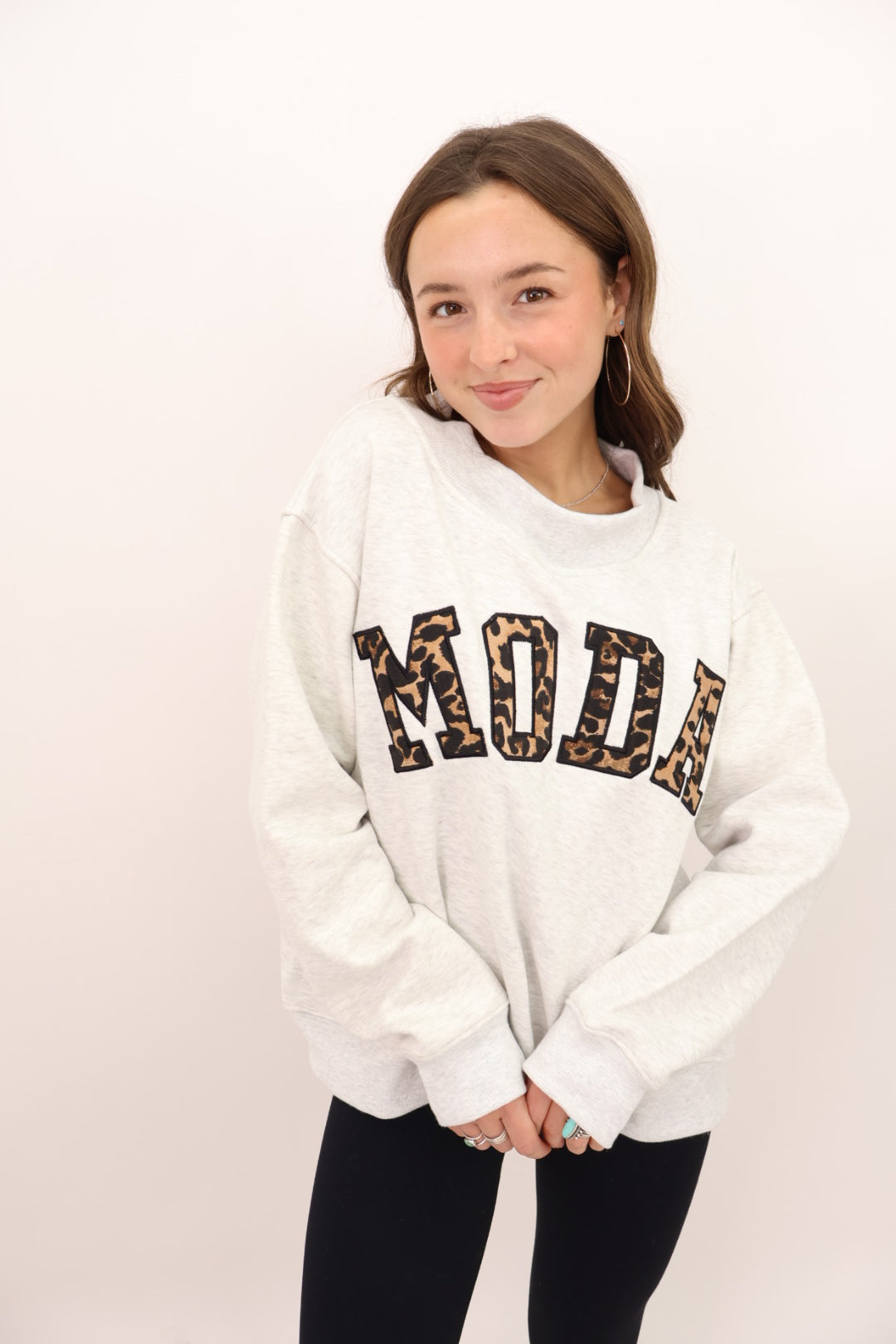 Moda Leopard Mock Neck Pullover