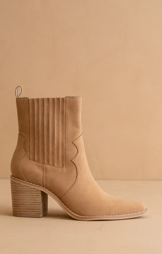 Perfectly Paneled Addison Western Boot