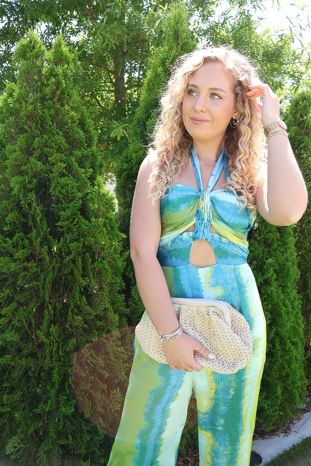 Straw bag with chain