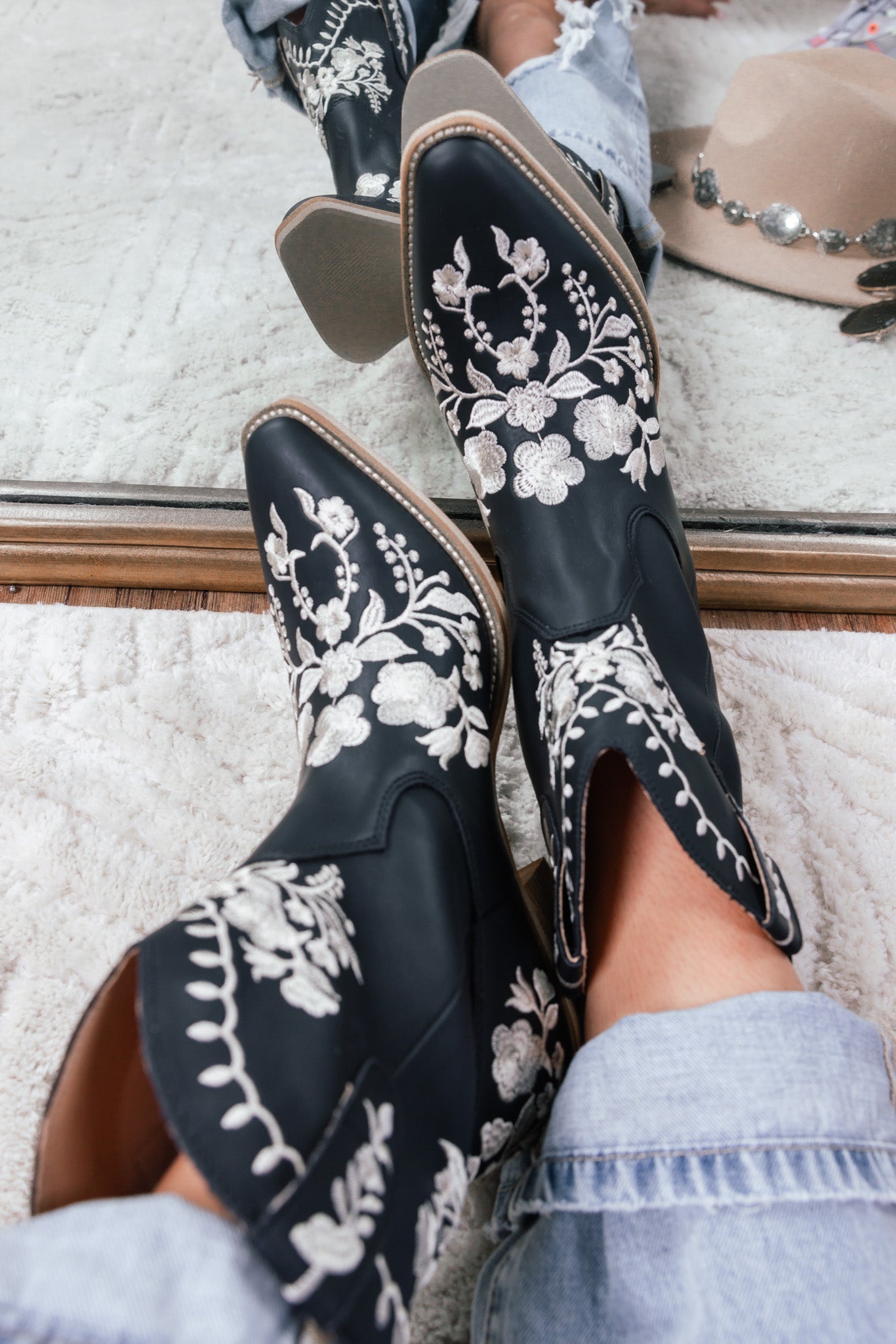 Round Up Embroidered Cowboy Booties (Black) FINAL SALE