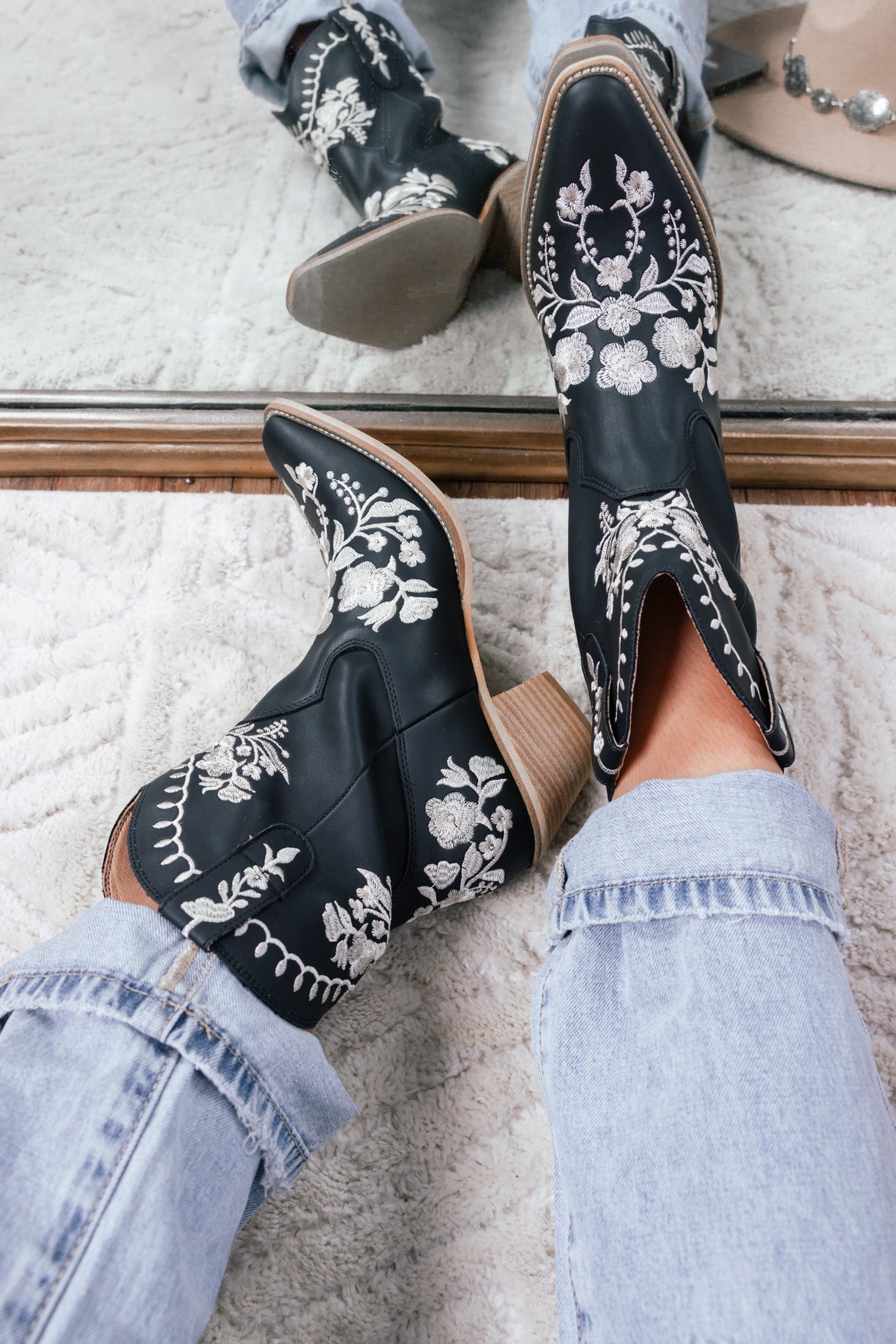 Round Up Embroidered Cowboy Booties (Black) FINAL SALE