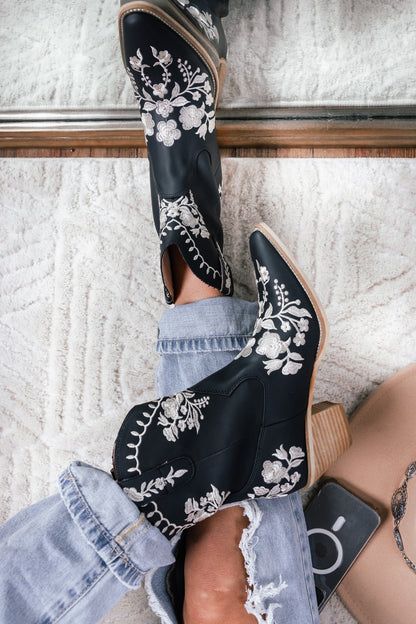 Round Up Embroidered Cowboy Booties (Black) FINAL SALE
