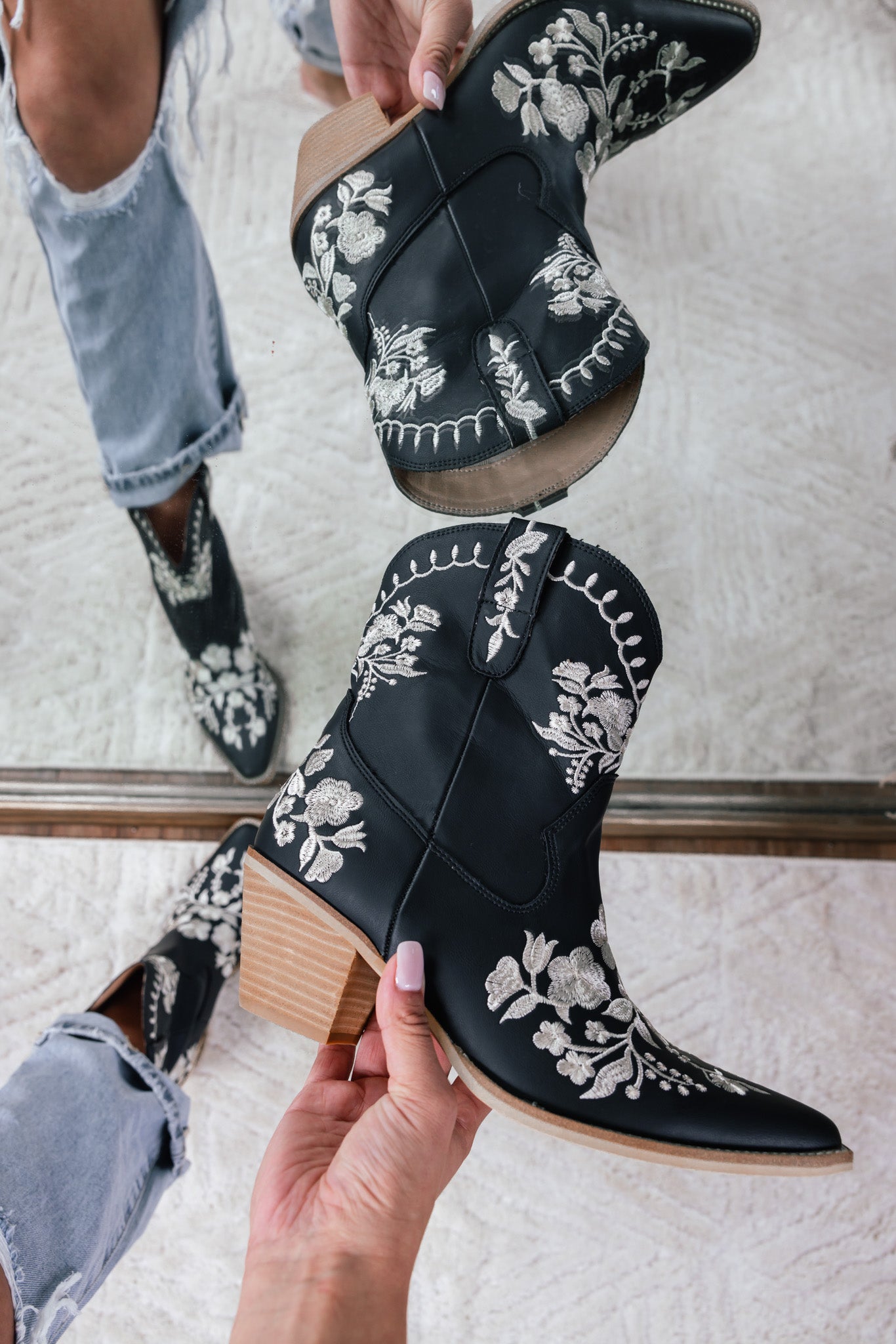 Round Up Embroidered Cowboy Booties (Black) FINAL SALE