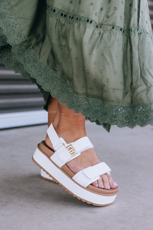 Chic Platform Sandals (White)