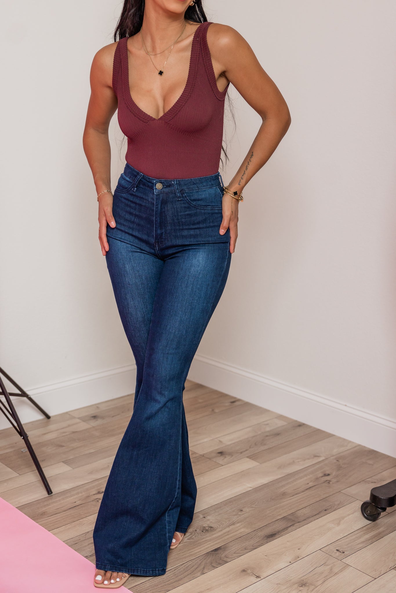 Fit Check V Neck Bodysuit (Brown)
