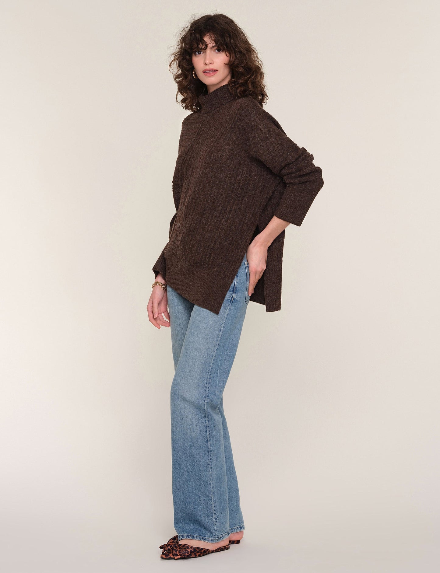 seira sweater