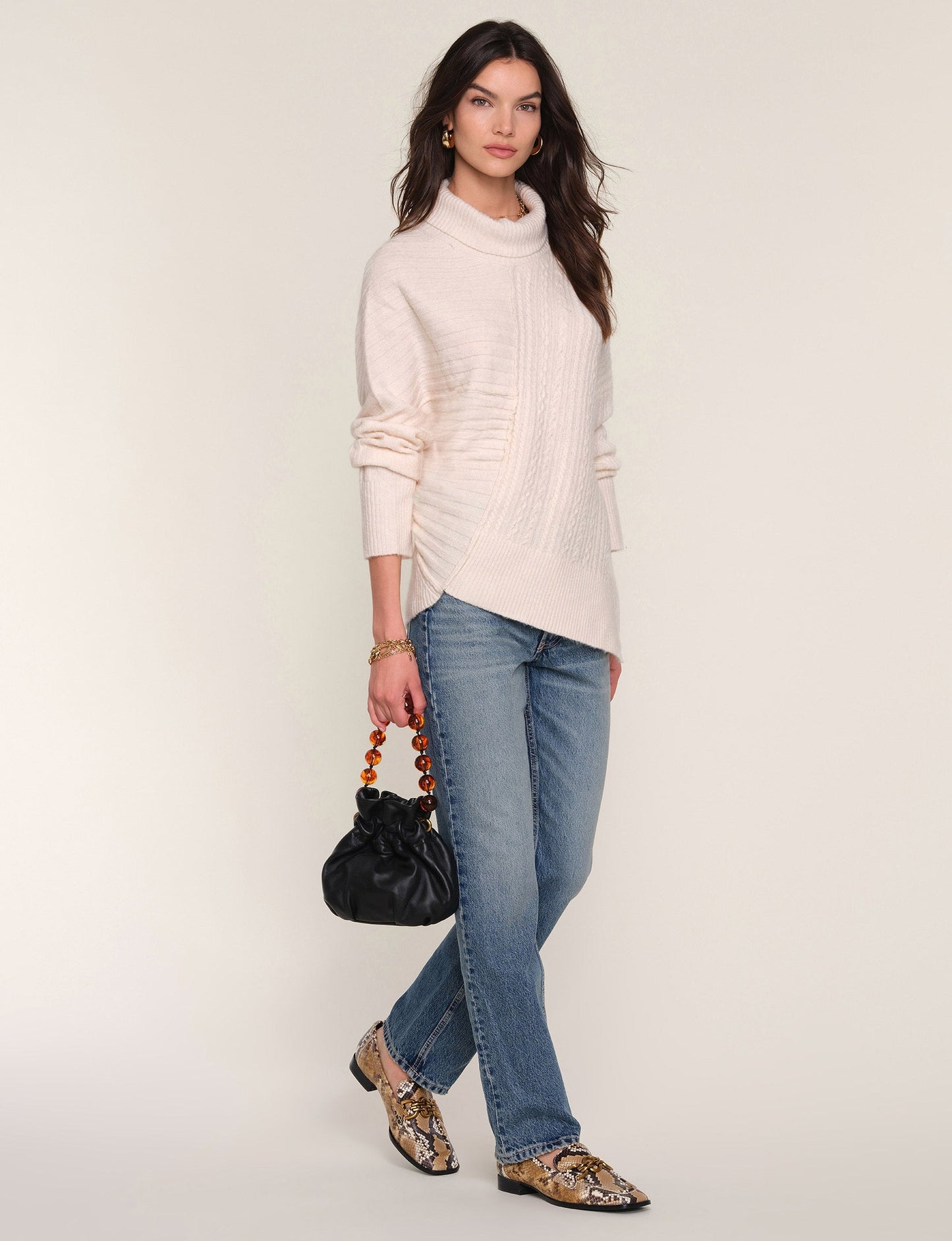 seira sweater