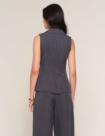 mona vest