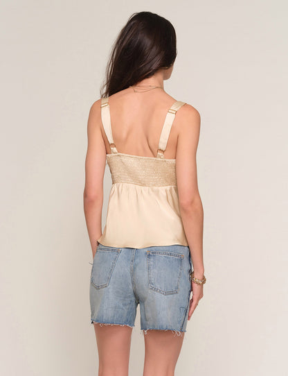 nelis cami