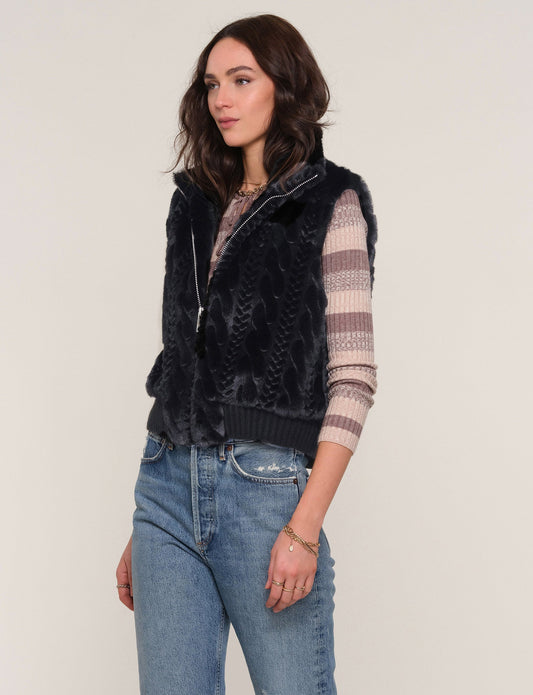 liana vest