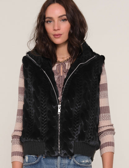 liana vest