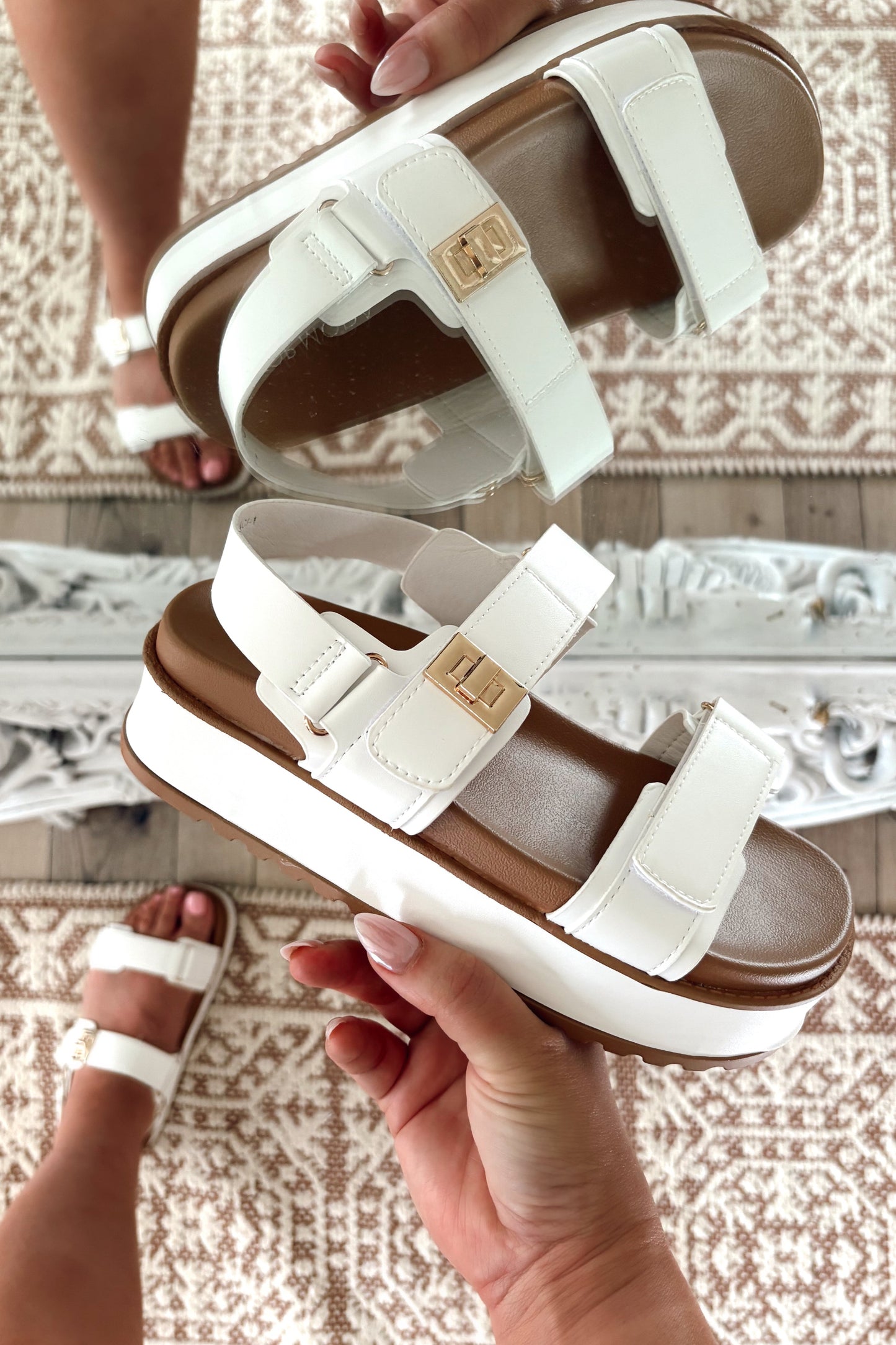 Chic Platform Sandals (White)